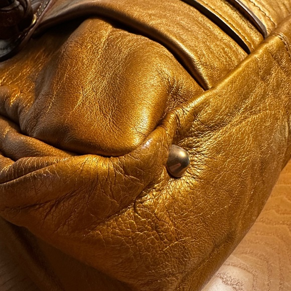 Chloe Bronze Leather Shoulder Bag - Picture 14 of 16